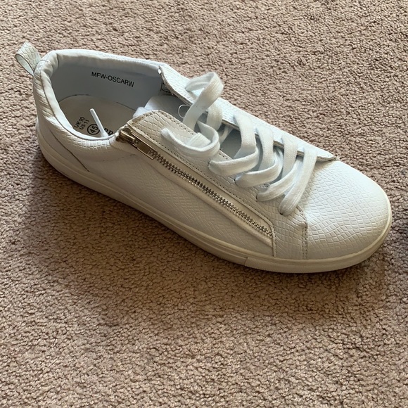 White casual shoes main image 5